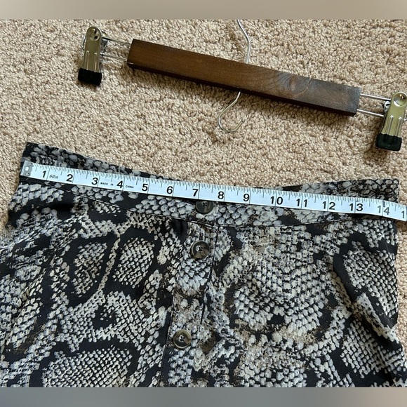 Massimo Dutti Chiffon A-line snake print skirt - Picture 6 of 6